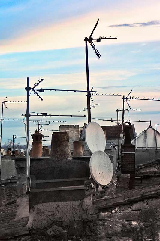 france_rooftop-antennae-b_-loxley-browne-photography_2024