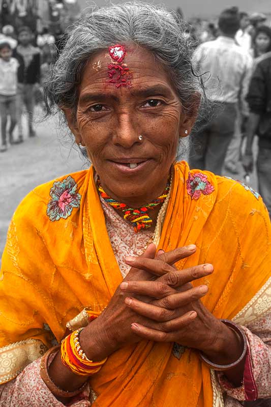 nepal_potraits_hindu-festival-lady_loxley-browne-photography