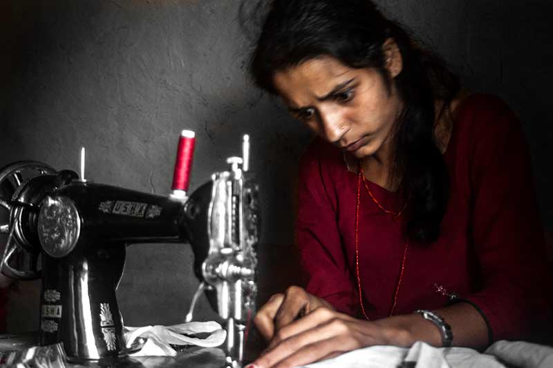 nepal_potraits_seamstress_loxley-browne-photography